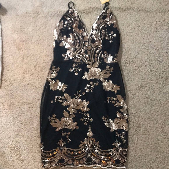 !!SOLD!! Black and gold sequin dress - Picture 1 of 4